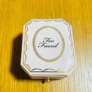 トゥフェイス(Too Faced)のトゥーフェイスド　ダイヤモンドライト　マルチユース　ハイライター(フェイスカラー)