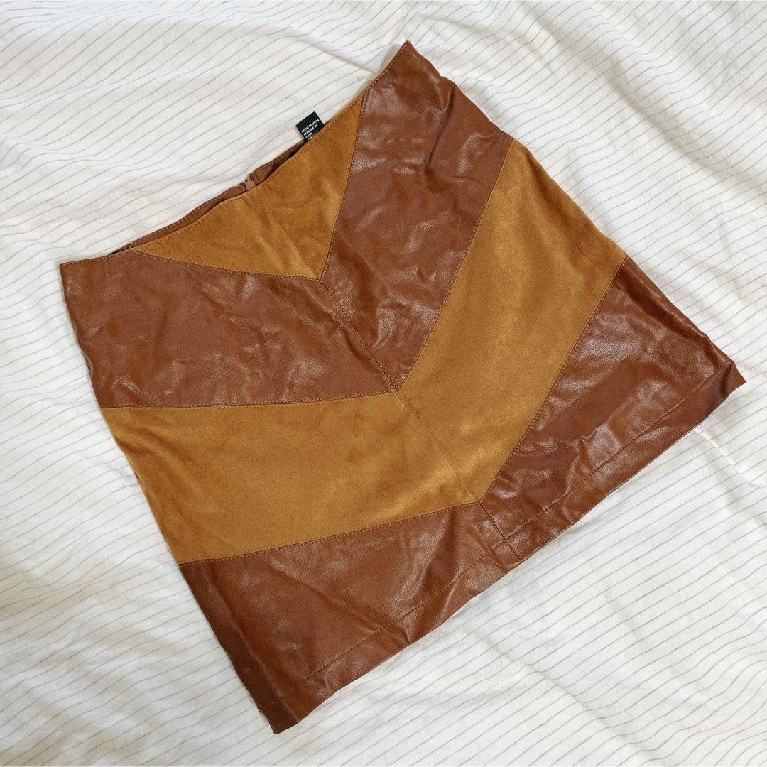 FOREVER 21(フォーエバートゥエンティーワン)のキャメルスカート レディースのスカート(ミニスカート)の商品写真
