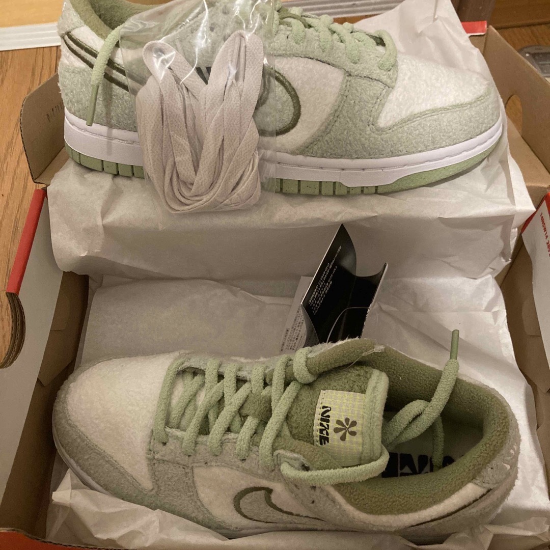 NIKE(ナイキ)のNike WMNS Dunk Low SE "Honeydew" レディースの靴/シューズ(スニーカー)の商品写真