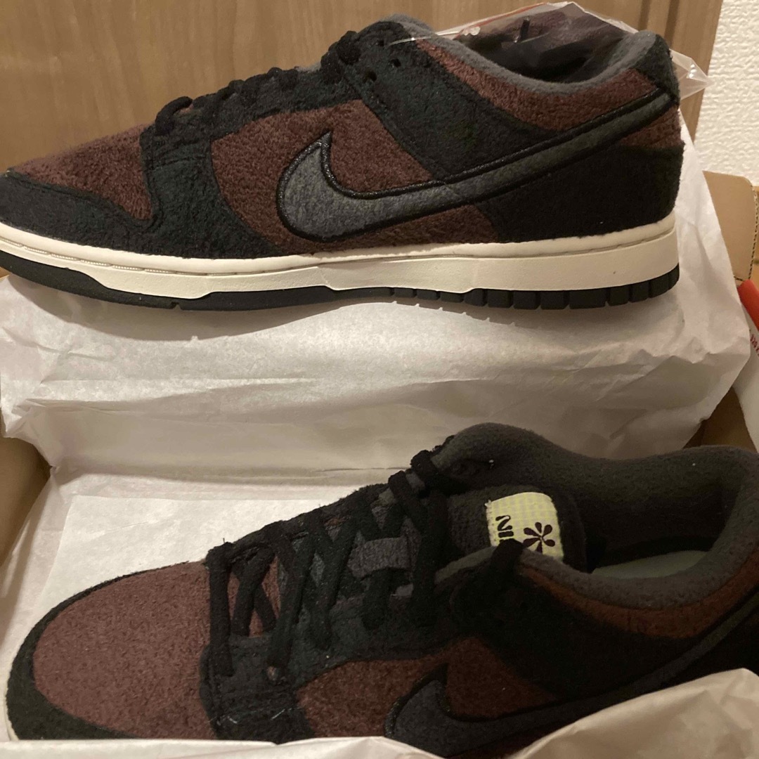 NIKE(ナイキ)のNike WMNS Dunk Low SE "Burgundy Crush" メンズの靴/シューズ(スニーカー)の商品写真