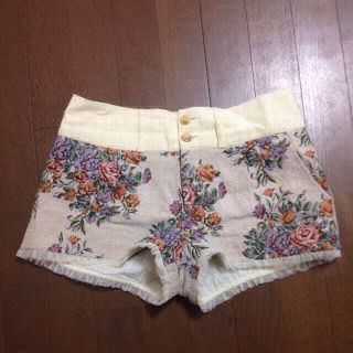 アングリッド(Ungrid)のアングリッド ゴブラン花柄ショーパン(ショートパンツ)