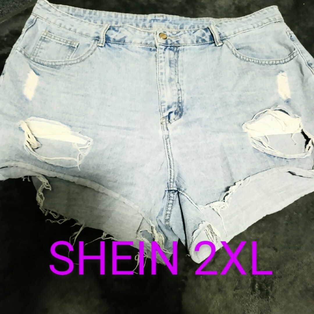 SHEIN デニムダメージショートパンツ レディースのパンツ(ショートパンツ)の商品写真