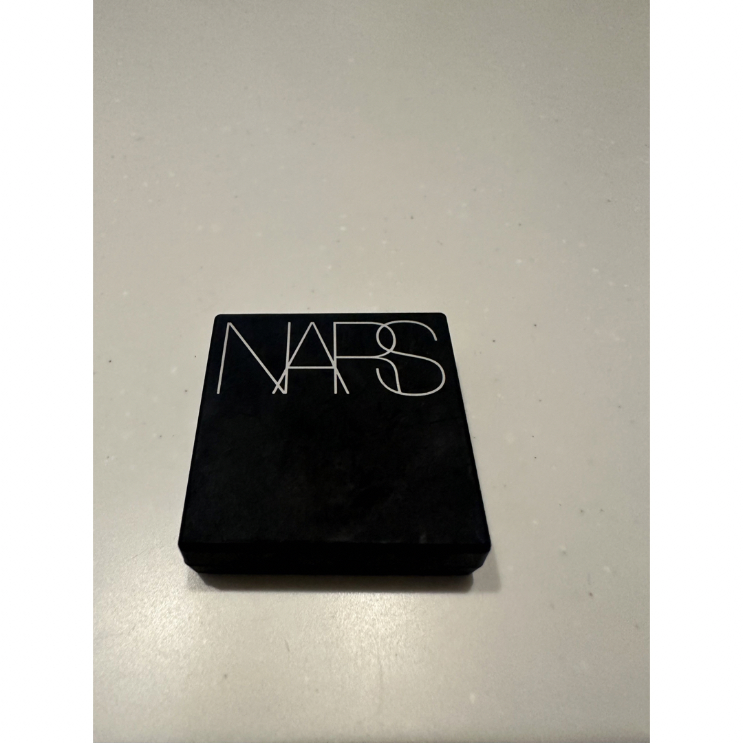 NARS(ナーズ)のNARS ライトリフレクティングセッティングパウダープレストN コスメ/美容のベースメイク/化粧品(フェイスパウダー)の商品写真