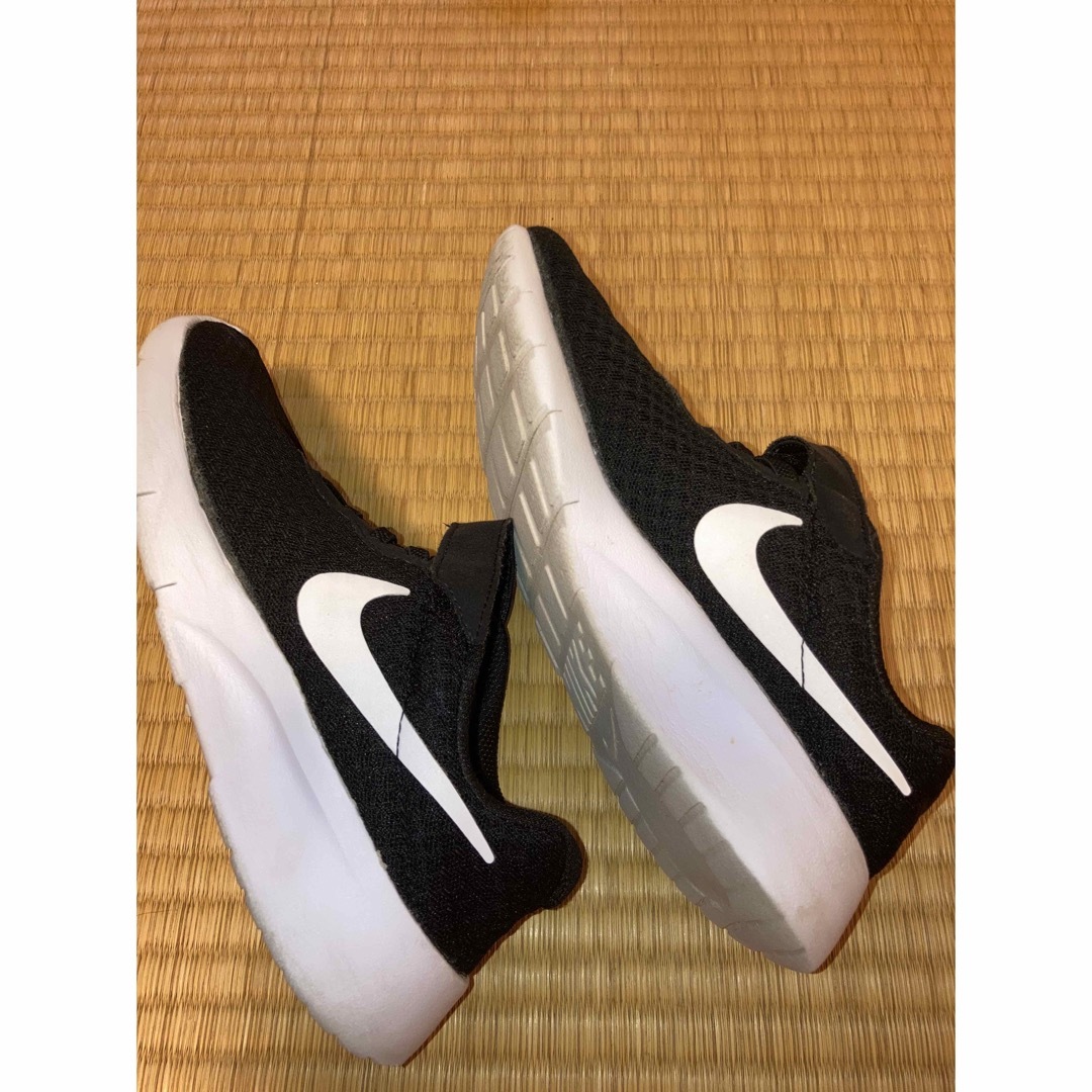 NIKE(ナイキ)の【NIKE】ジュニア　シューズ　２２cm キッズ/ベビー/マタニティのキッズ靴/シューズ(15cm~)(スニーカー)の商品写真