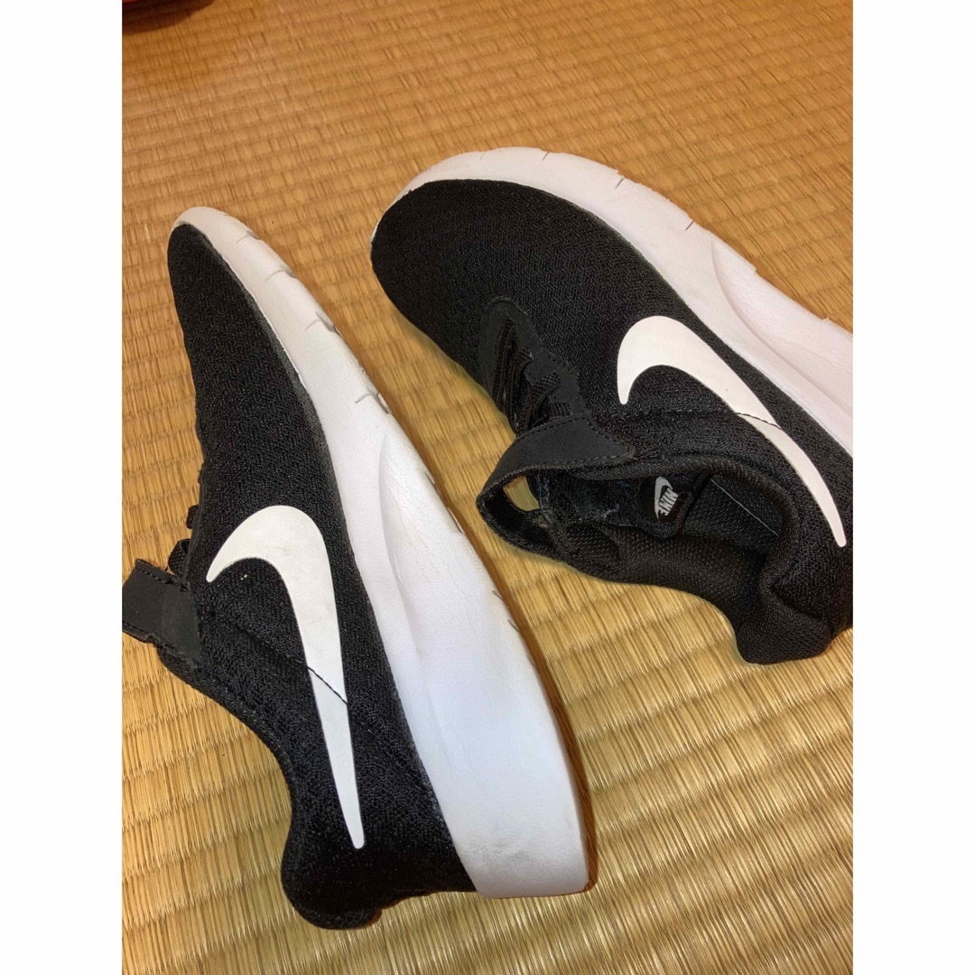 NIKE(ナイキ)の【NIKE】ジュニア　シューズ　２２cm キッズ/ベビー/マタニティのキッズ靴/シューズ(15cm~)(スニーカー)の商品写真