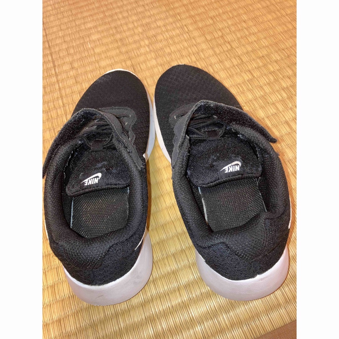 NIKE(ナイキ)の【NIKE】ジュニア　シューズ　２２cm キッズ/ベビー/マタニティのキッズ靴/シューズ(15cm~)(スニーカー)の商品写真