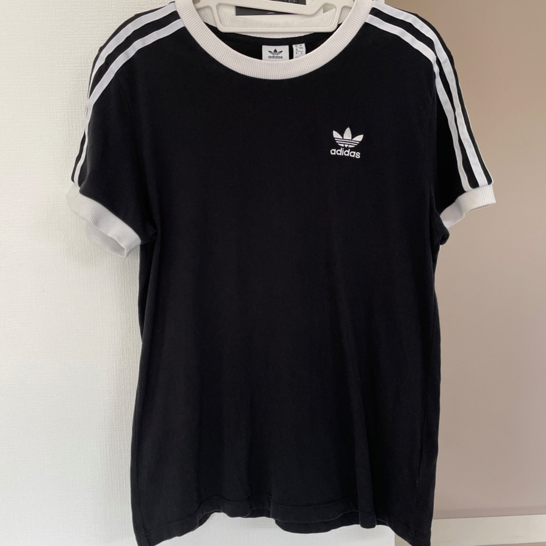 adidas(アディダス)のadidasライン Tシャツ ブラック レディース M レディースのトップス(Tシャツ(半袖/袖なし))の商品写真