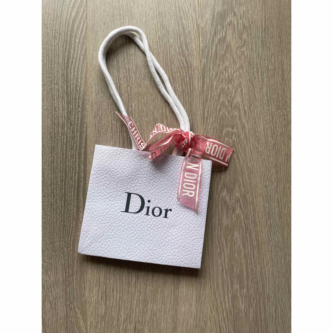 Dior(ディオール)のDior ディオール　ショッパー　紙袋【リボン付】 レディースのバッグ(ショップ袋)の商品写真