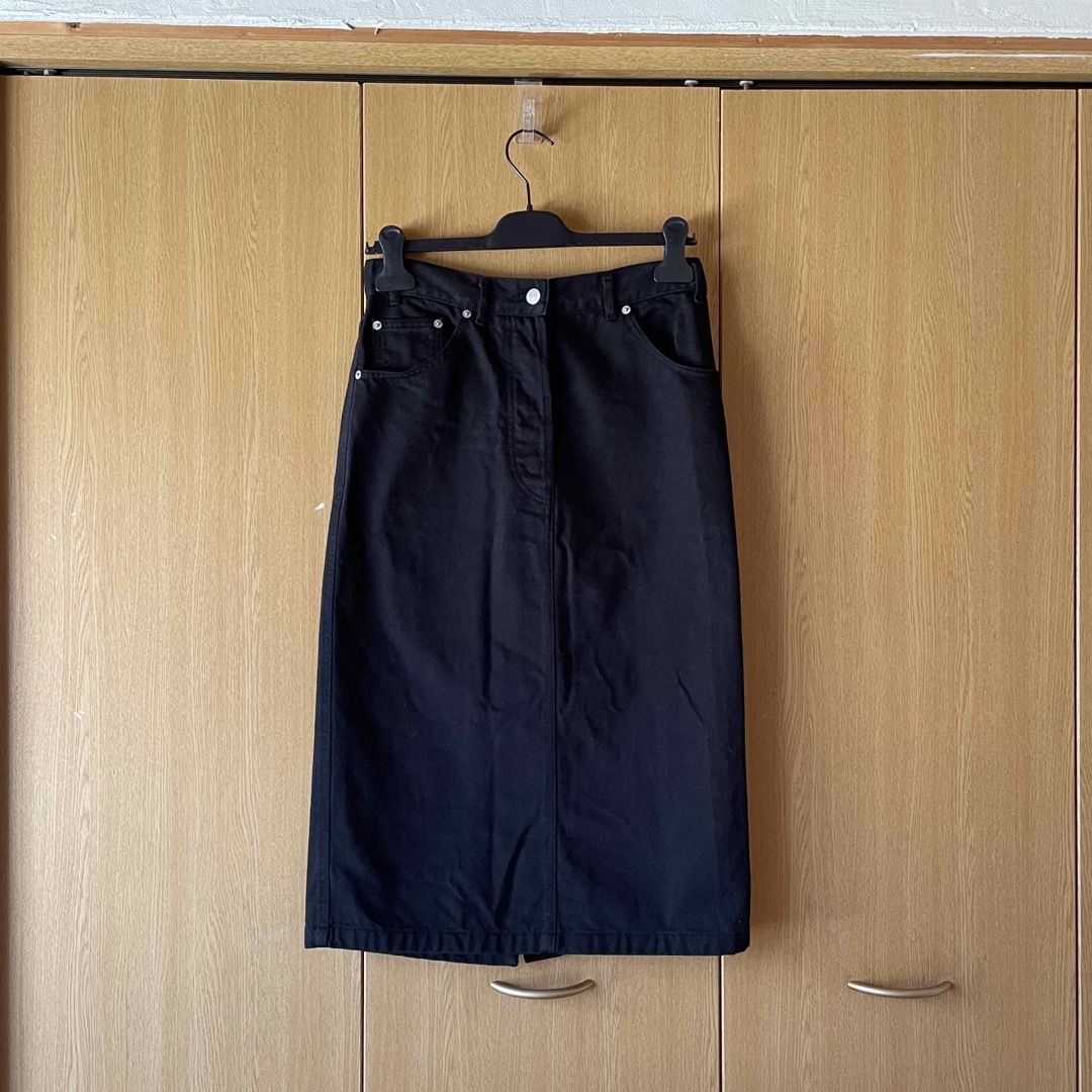 DRIES VAN NOTEN(ドリスヴァンノッテン)のDRIES VAN NOTEN ブラックデニムスカート レディースのスカート(ひざ丈スカート)の商品写真