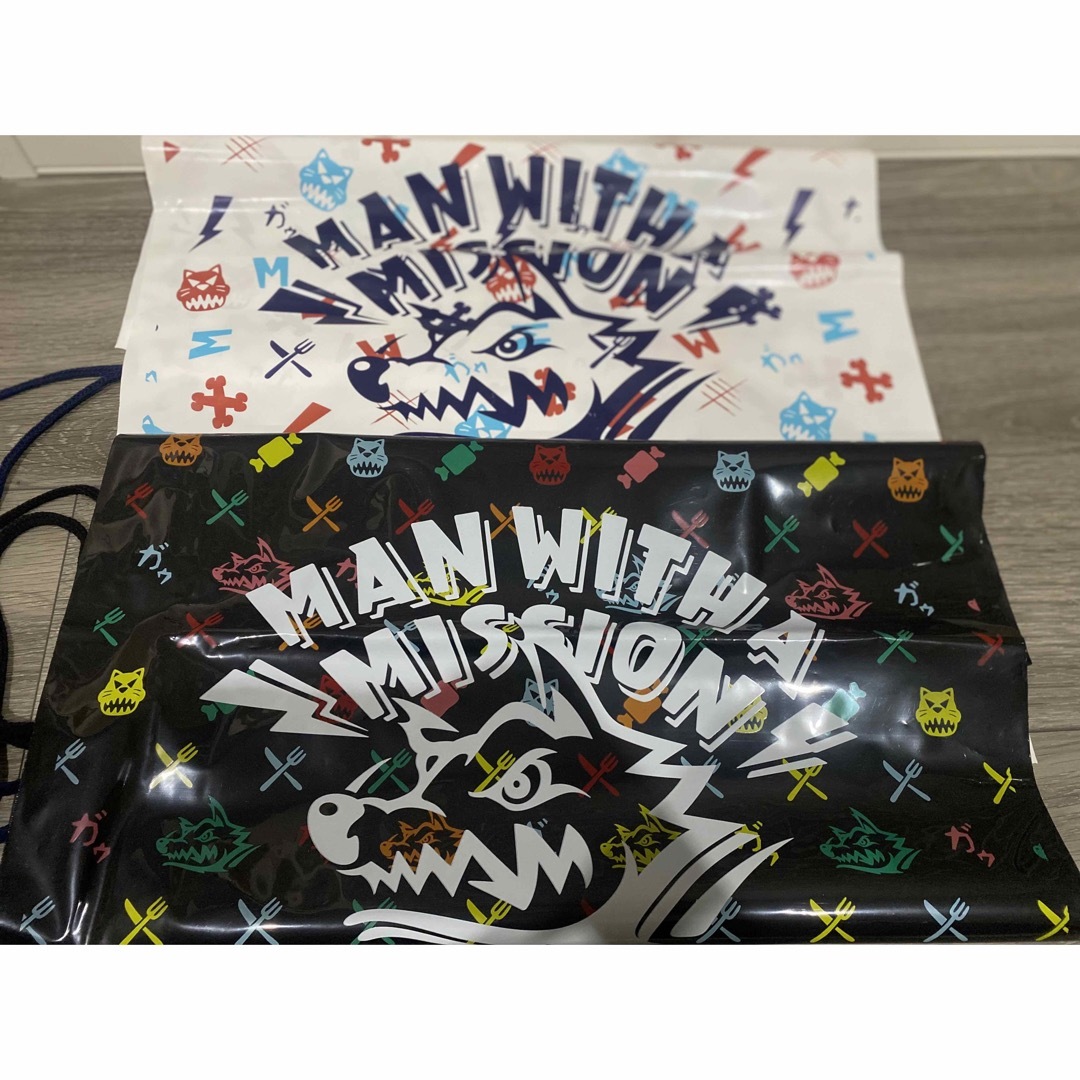 MAN WITH A MISSION(マンウィズアミッション)のビニールバッグ／MAN WITH A MISSION エンタメ/ホビーのタレントグッズ(ミュージシャン)の商品写真