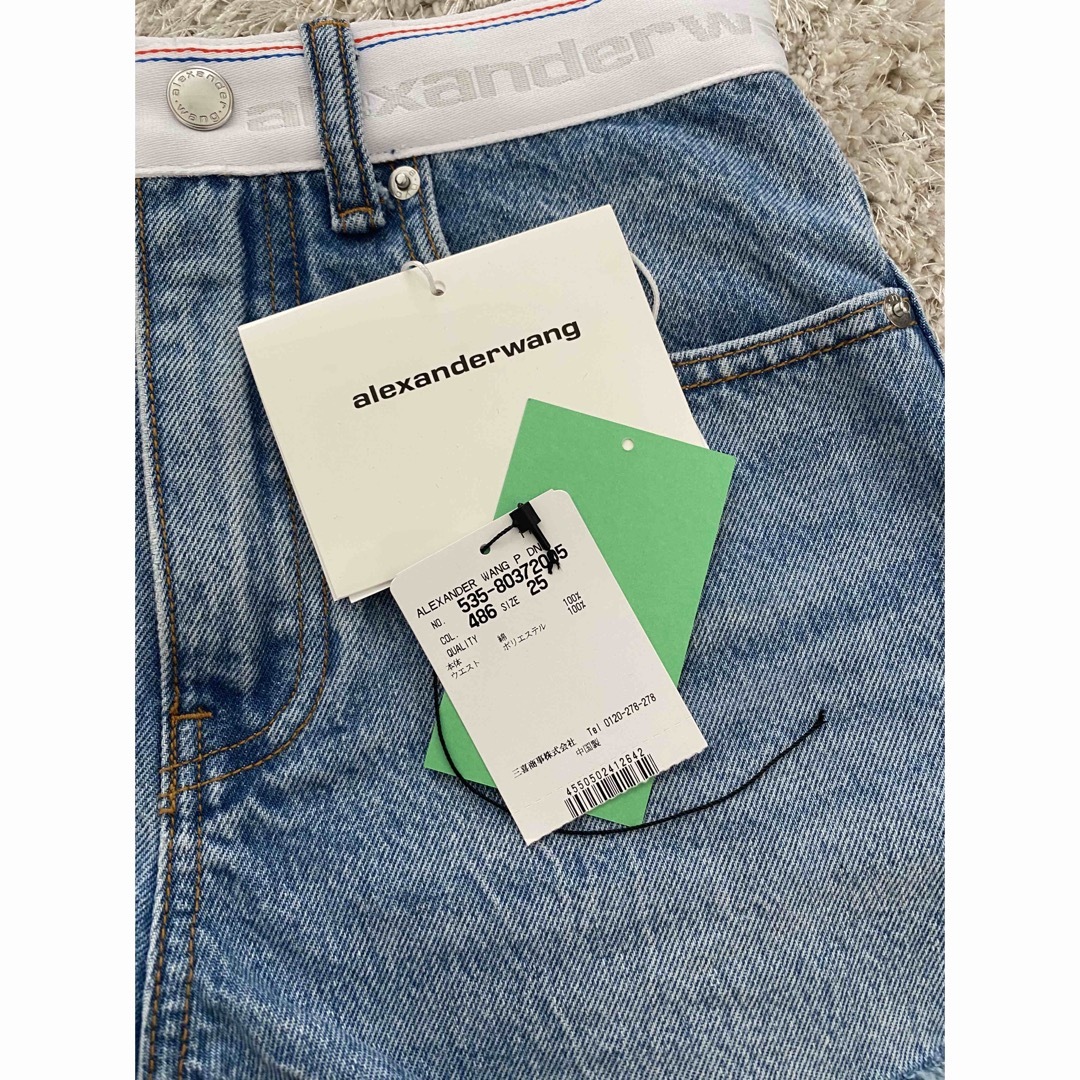 Alexander Wang(アレキサンダーワン)のアレキサンダーワン 今季 ロゴウエスト デニムショートパンツ レディースのパンツ(ショートパンツ)の商品写真