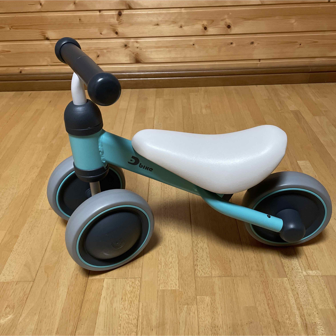 ides(アイデス)の美品 ides d-bike mini ミントブルー 淡水色 キッズ/ベビー/マタニティの外出/移動用品(三輪車)の商品写真