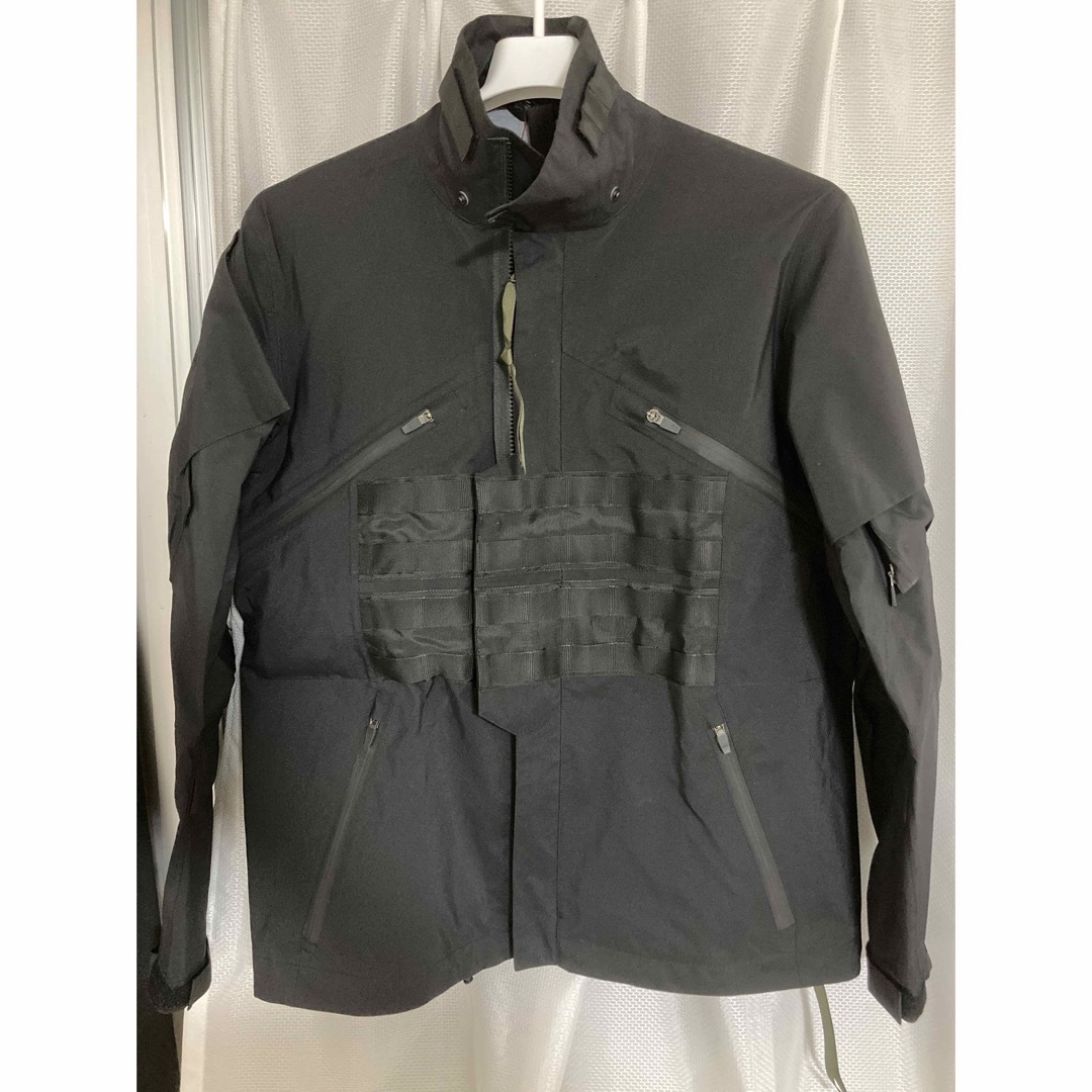 STONE ISLAND(ストーンアイランド)のACRONYM J1WTS-GT black S 定価352,000円 メンズのジャケット/アウター(ナイロンジャケット)の商品写真