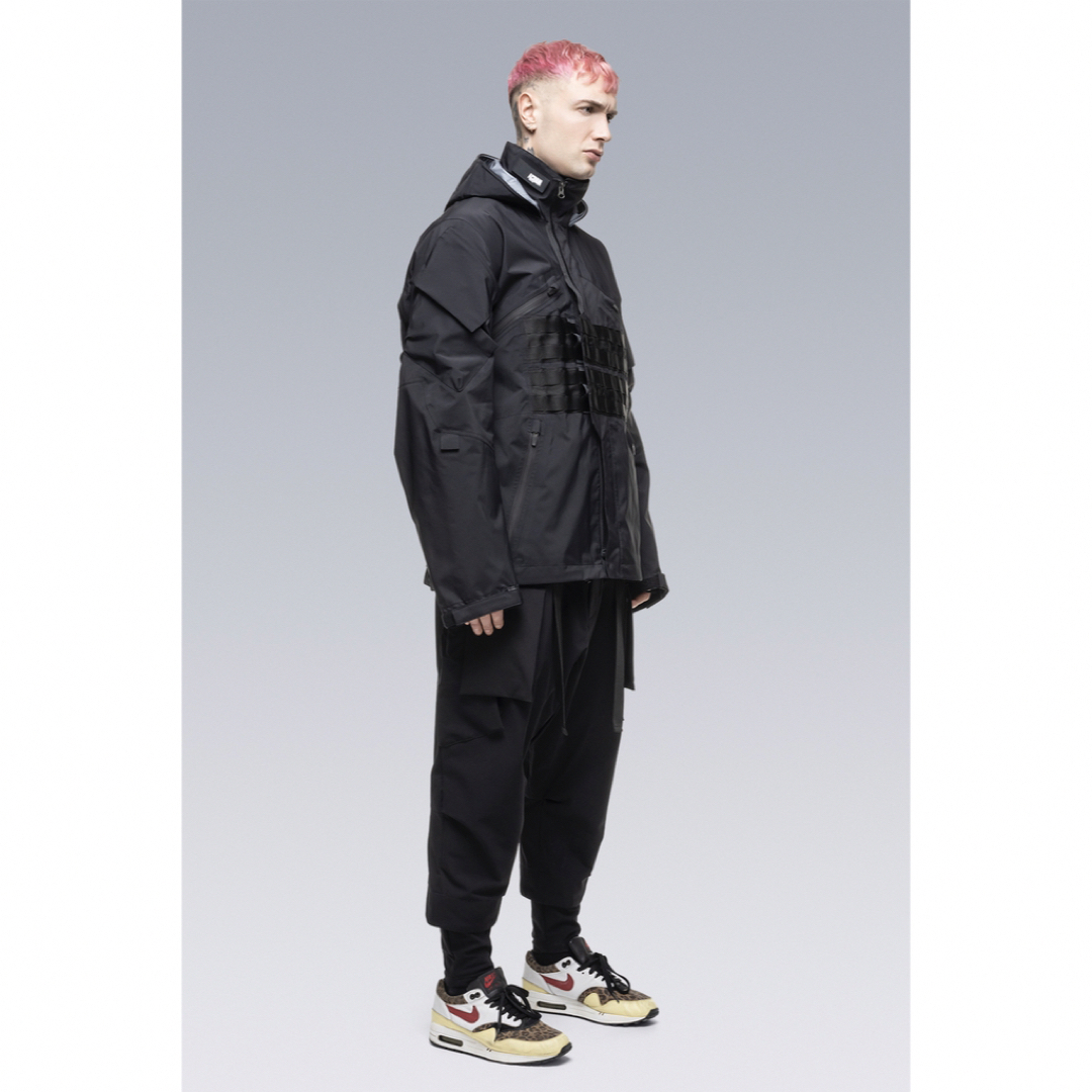 STONE ISLAND(ストーンアイランド)のACRONYM J1WTS-GT black S 定価352,000円 メンズのジャケット/アウター(ナイロンジャケット)の商品写真