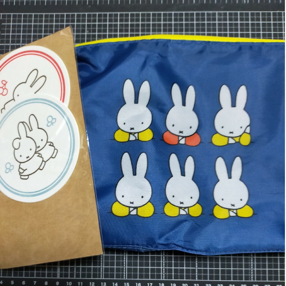 miffy(ミッフィー)のミッフィーちゃん ポーチ おまけ付き エンタメ/ホビーのおもちゃ/ぬいぐるみ(キャラクターグッズ)の商品写真