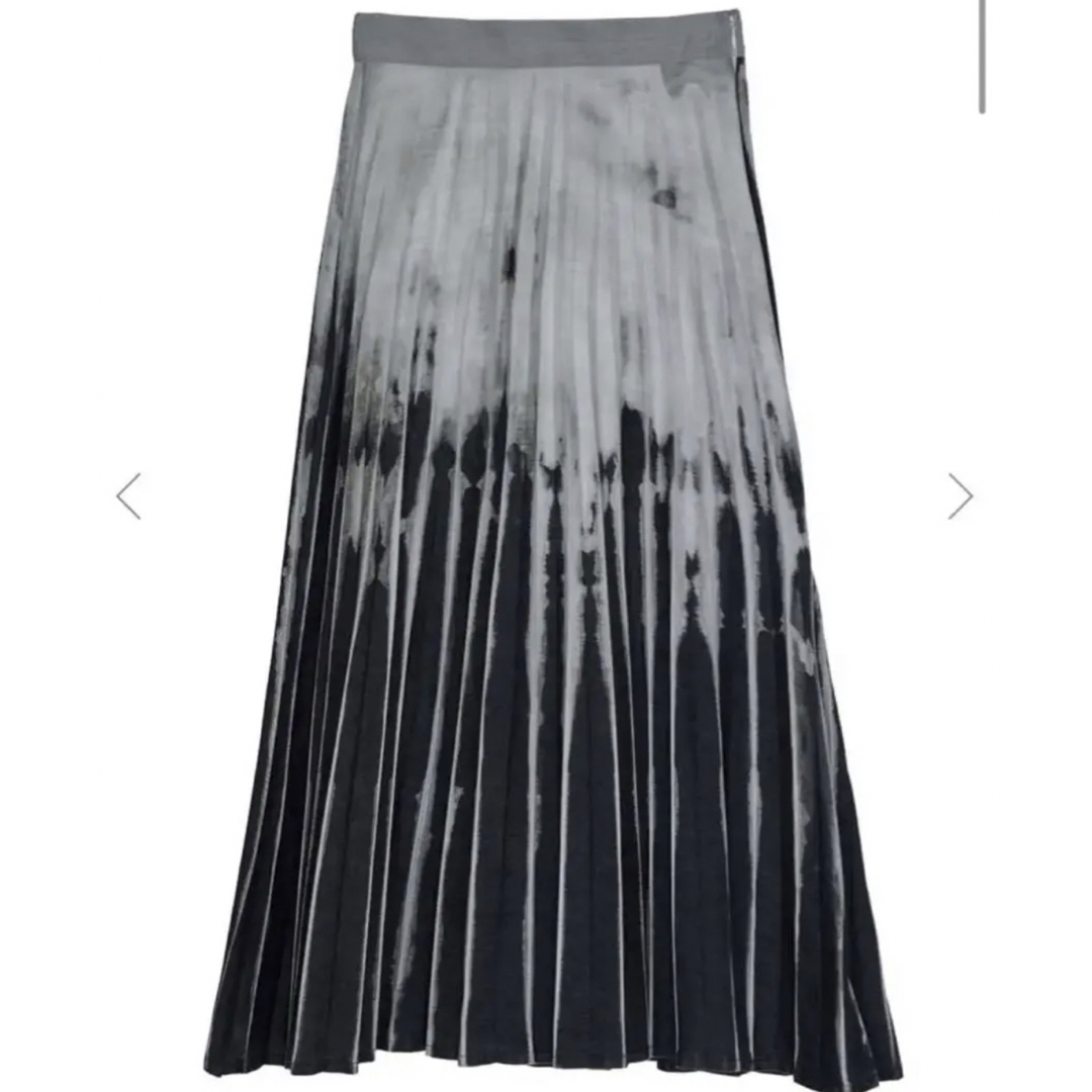 UNEVEN DYEING PLEATS SKIRT AmeriVINTAGE UNEVEN DYEING PLEATS SKIRT AmeriVINTAGE