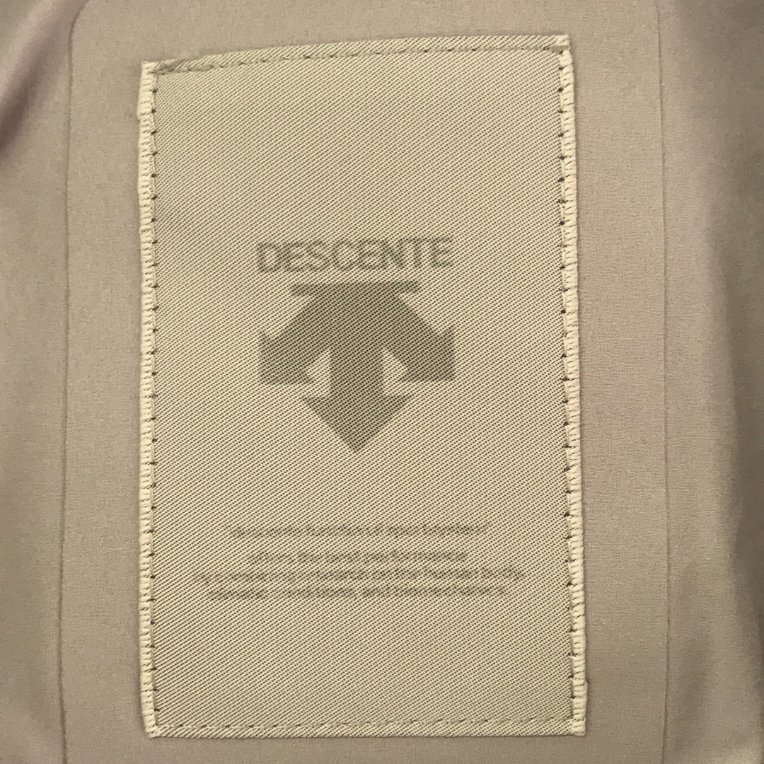 DESCENTE(デサント)のDESCENTE ハーフジップパーカー DX-G0080W レディースのジャケット/アウター(ナイロンジャケット)の商品写真