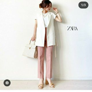 ザラ(ZARA)のZARA ザラ☆スリット入りベスト☆ホワイト☆ジレ(ベスト/ジレ)