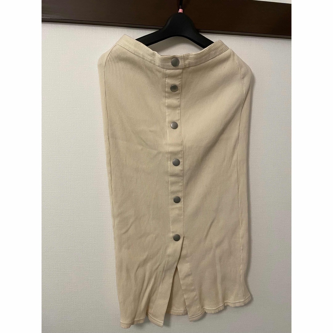 GU(ジーユー)のGU スカート　白 レディースのスカート(ロングスカート)の商品写真