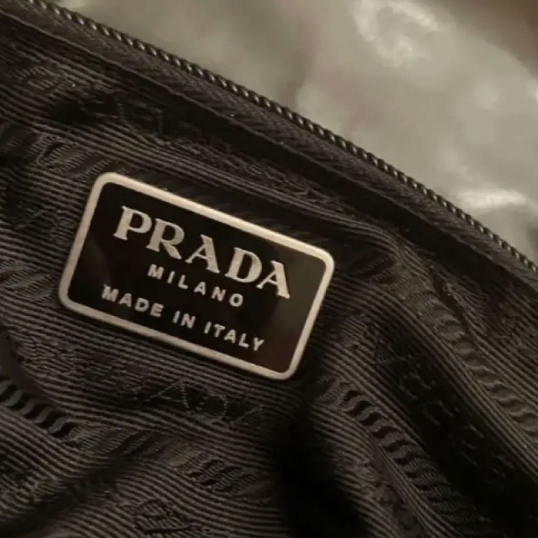 PRADA(プラダ)のPRADA ナイロン　ワンハンドル　ハンドバッグ　プラダ　カーキ レディースのバッグ(ショルダーバッグ)の商品写真