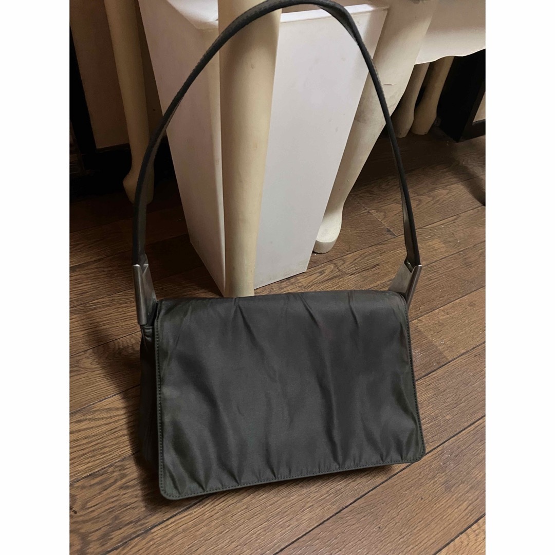 PRADA(プラダ)のPRADA ナイロン　ワンハンドル　ハンドバッグ　プラダ　カーキ レディースのバッグ(ショルダーバッグ)の商品写真