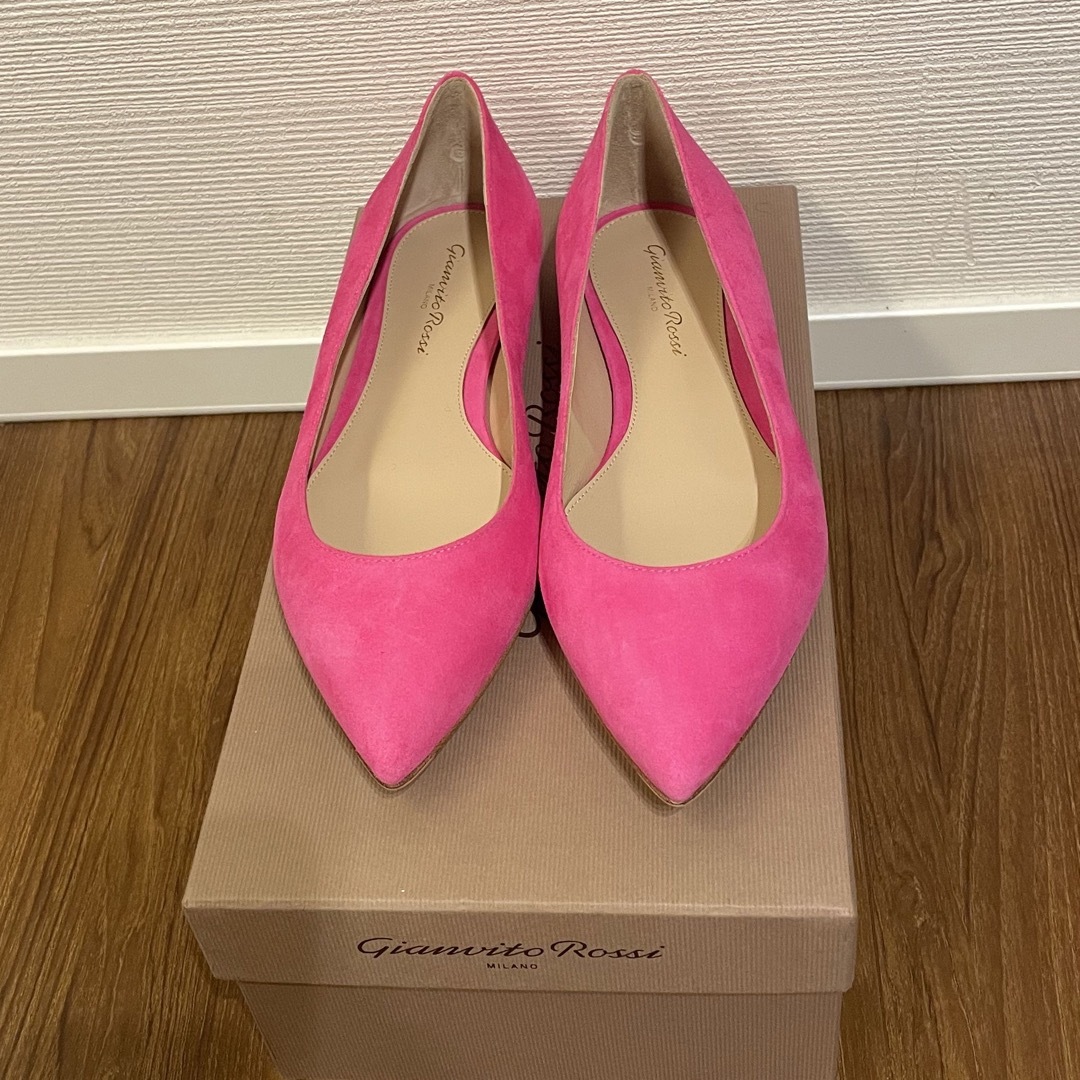 Gianvito Rossi(ジャンヴィットロッシ)の新品！Gianvito Rossi ジャンヴィッドロッシ　フラットパンプス レディースの靴/シューズ(ハイヒール/パンプス)の商品写真