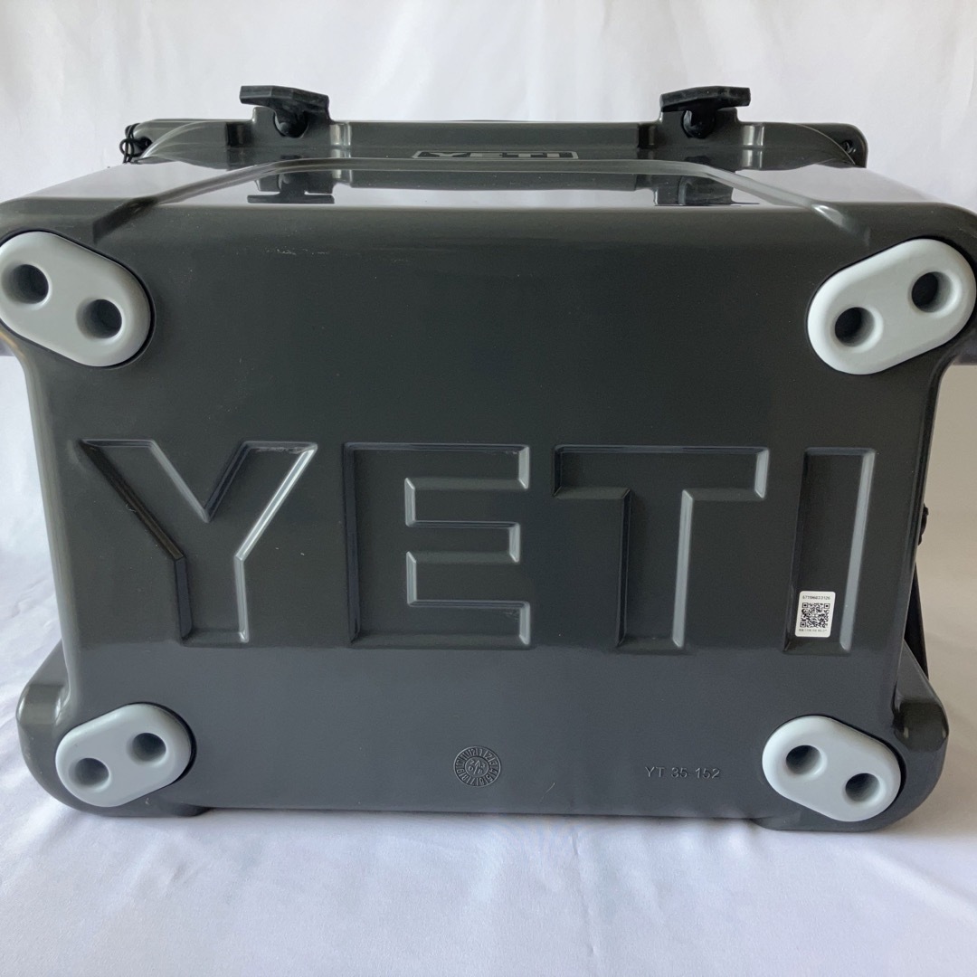 YETI - YETI イエティ クーラーボックス タンドラ35 チャコールの通販