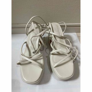 ザラ(ZARA)のZARA サンダル(サンダル)