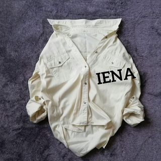 イエナ(IENA)のIENA コットンシャツ ゆったり カジュアル ブラウス 日本製 オフホワイト(シャツ/ブラウス(長袖/七分))