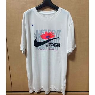 ナイキ(NIKE)の2023新作新品　ナイキ(NIKE) Tシャツ  FD0143-100(Tシャツ/カットソー(半袖/袖なし))