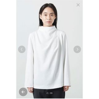 ユナイテッドアローズ(UNITED ARROWS)のMARU タックドレープブラウス　ホワイト(シャツ/ブラウス(長袖/七分))