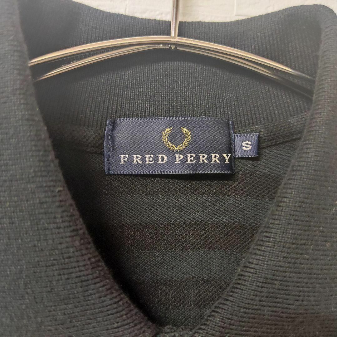 FRED PERRY(フレッドペリー)の☆美品☆ FRED PERRY フレッドペリー ポロシャツ  花柄刺繍 Sサイズ メンズのトップス(ポロシャツ)の商品写真