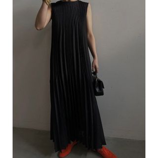 アメリヴィンテージ(Ameri VINTAGE)のAMERI SPUN ORGANDY PLEATS DRESS ワンピース(ロングワンピース/マキシワンピース)