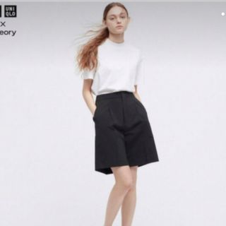 ユニクロ(UNIQLO)のUNIQLO Theory ショートパンツ　Mサイズ(ショートパンツ)