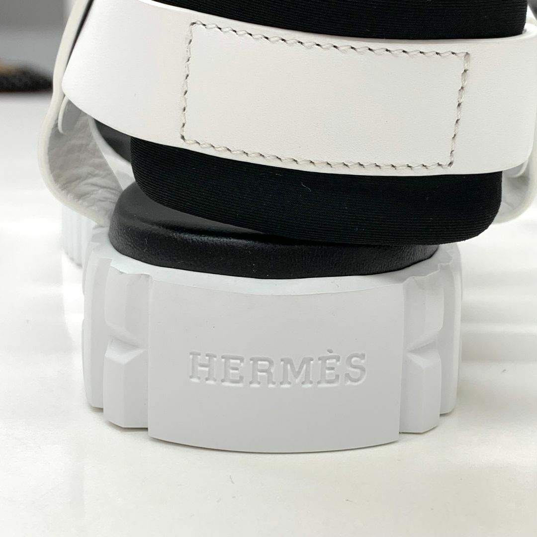 Hermes(エルメス)の6943 未使用 エルメス エベレスト レザー サンダル ホワイト レディースの靴/シューズ(サンダル)の商品写真