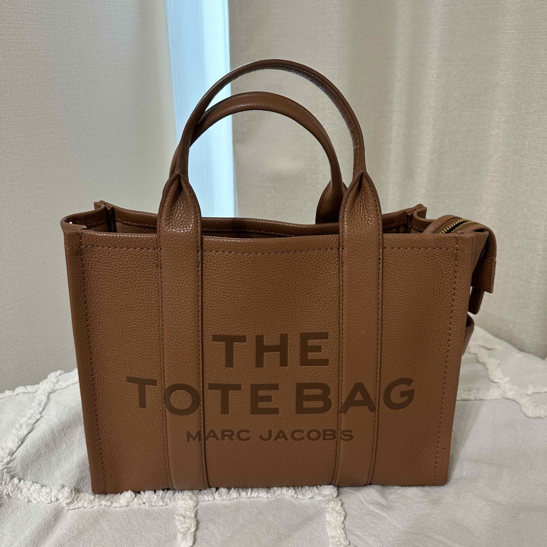 美品】MARC JACOBS ザ レザー トートバッグ ミディアムの通販 by A's ...