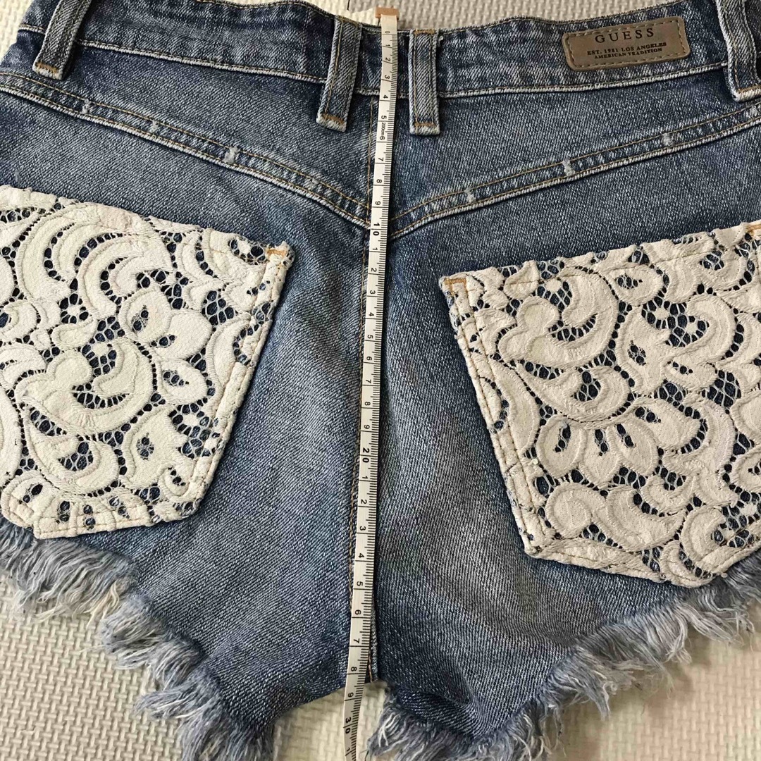 GUESS(ゲス)のGUESS  ゲス　ショートパンツ　デニム レディースのパンツ(ショートパンツ)の商品写真