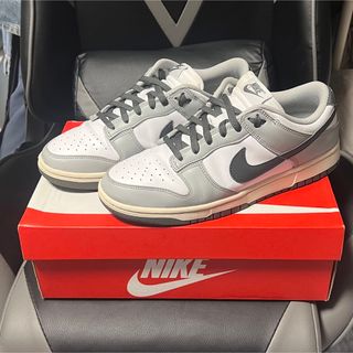 ナイキ(NIKE)の28cm WMNS DUNK LOW ホワイト/ライトスモークグレー(スニーカー)