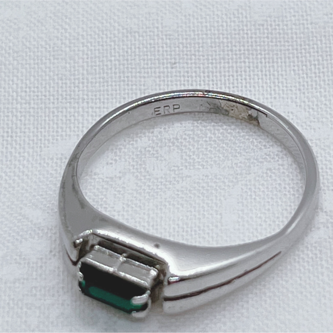 レディース　リング　指輪　10号 シルバー　エメラルド　シンプルデザイン　お洒落 レディースのアクセサリー(リング(指輪))の商品写真