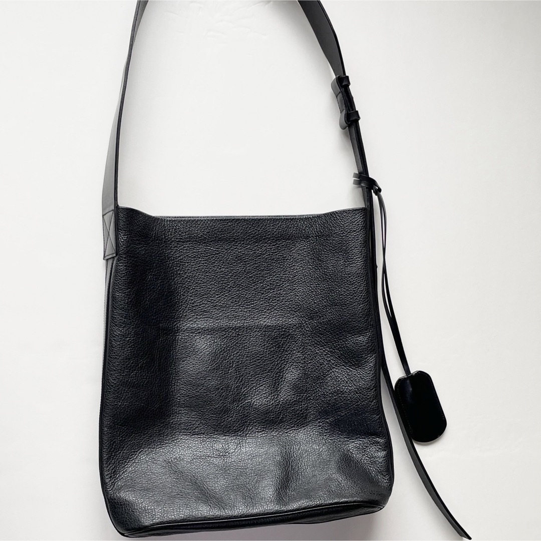 HYKE(ハイク)のCHACOLI × HYKELEATHER MILITARY BAG ショルダー メンズのバッグ(ショルダーバッグ)の商品写真