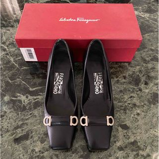 サルヴァトーレフェラガモ(Salvatore Ferragamo)のフェラガモ　スクエアトゥパンプス　ブラック(ハイヒール/パンプス)