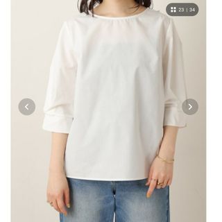 ナチュラルクチュール(natural couture)の新品未使用【natural couture】パールスリットブラウス(シャツ/ブラウス(半袖/袖なし))