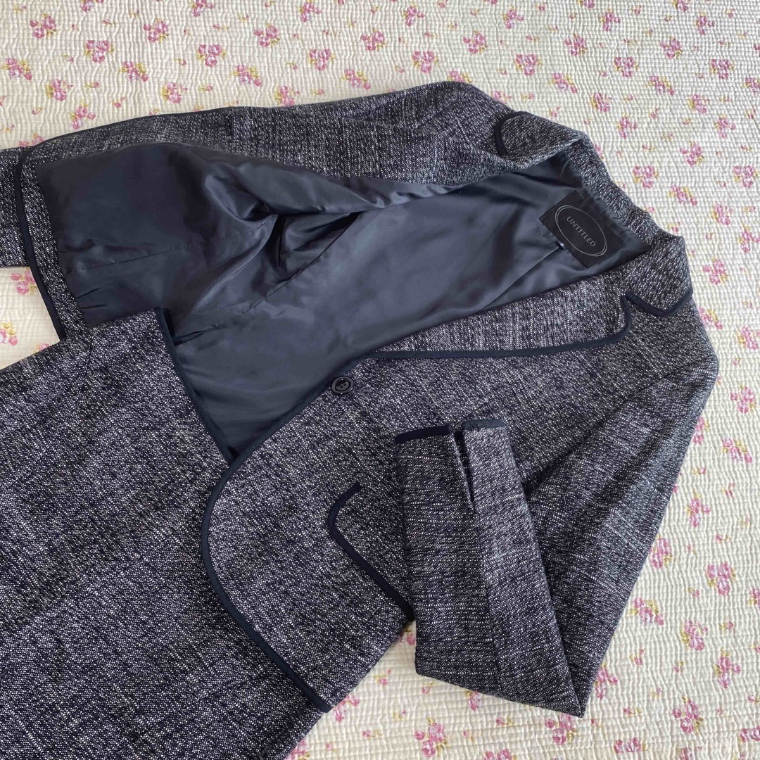 UNTITLED(アンタイトル)のアンタイトル スカートスーツ グレー 2 W70 春秋冬 未使用に近い DMW レディースのフォーマル/ドレス(スーツ)の商品写真