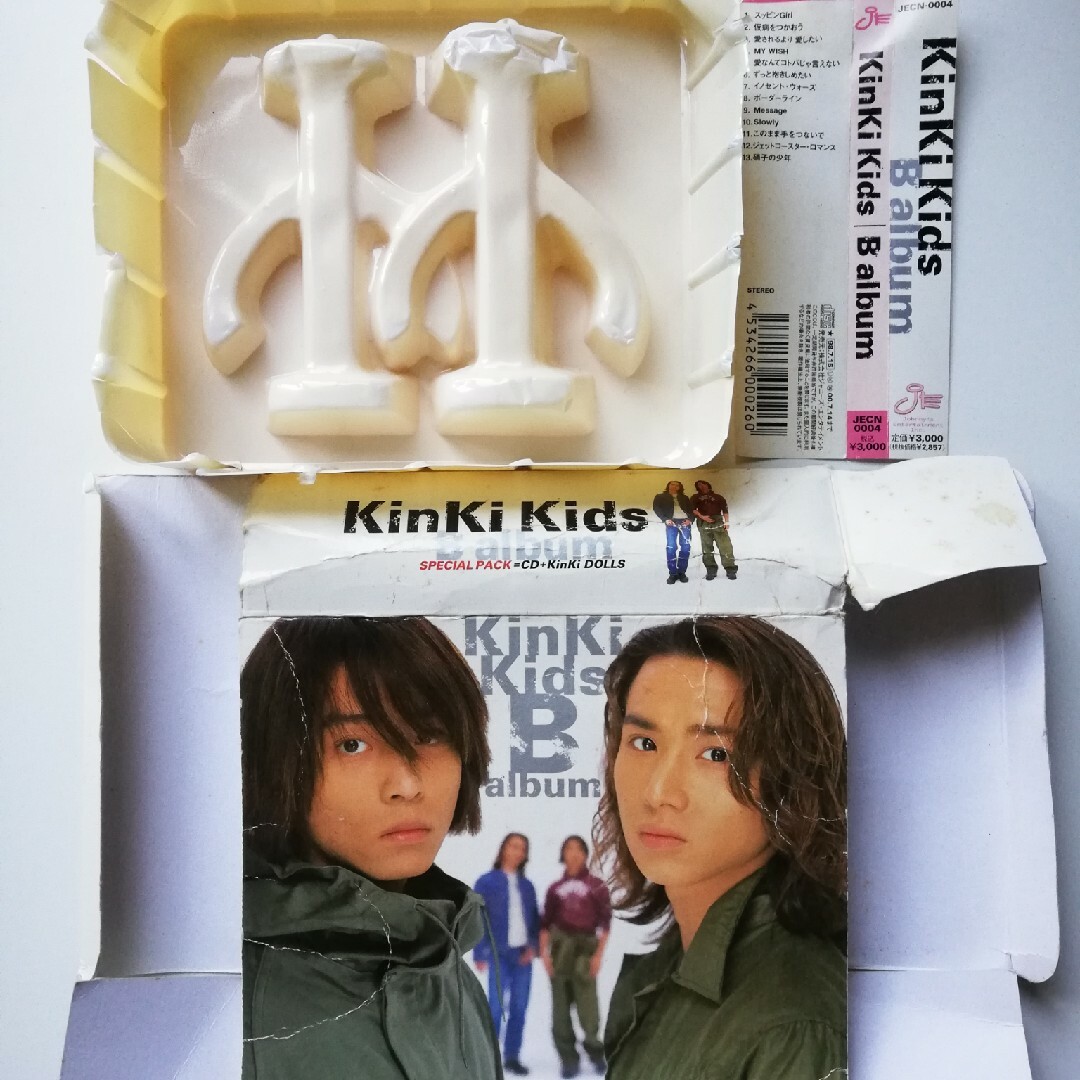 KinKi Kids(キンキキッズ)のKinKi Kids  B album 初回盤 KinKi DOLLS 付き エンタメ/ホビーのCD(ポップス/ロック(邦楽))の商品写真