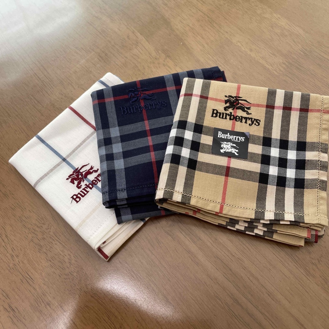 BURBERRY(バーバリー)のバーバリーハンカチ　3枚組　新品未使用！ メンズのファッション小物(ハンカチ/ポケットチーフ)の商品写真