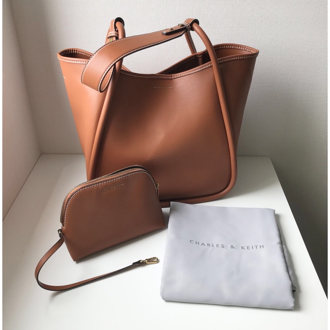 最後値下げチャールズアンドキース CHARLES & KEITH トートバック ...