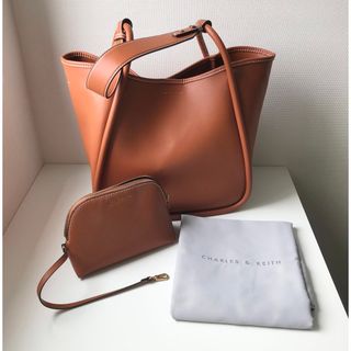 チャールズアンドキース(Charles and Keith)の最後値下げチャールズアンドキース  CHARLES & KEITH トートバック(トートバッグ)