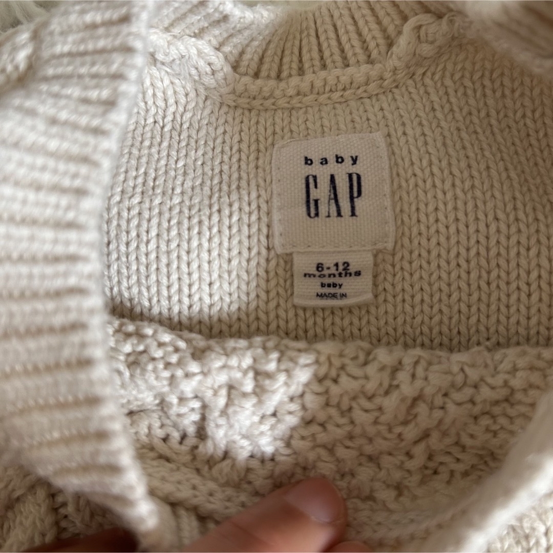 babyGAP(ベビーギャップ)のミニーコーデ　ミニーちゃん　ディズニー　gapbaby 白ニット　75cm キッズ/ベビー/マタニティのベビー服(~85cm)(ニット/セーター)の商品写真