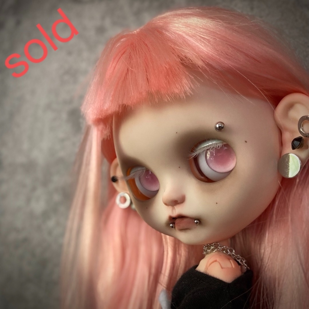 necoma doll】ピンクボブの白肌ちゃん◇アウトフィットフルセット!-