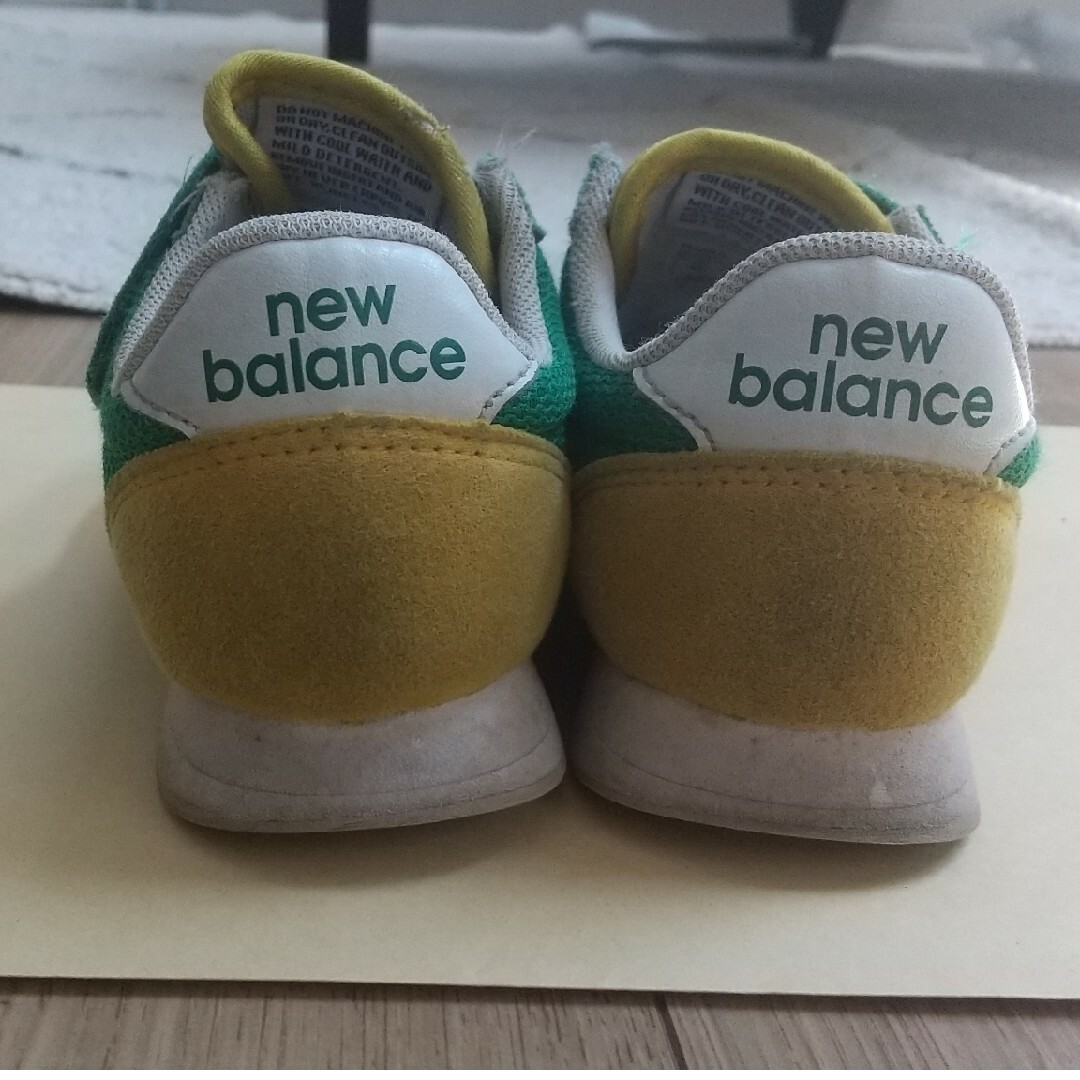 New Balance(ニューバランス)のNew Balance 子ども用スニーカー17センチ キッズ/ベビー/マタニティのキッズ靴/シューズ(15cm~)(スニーカー)の商品写真